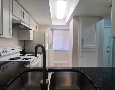 930 Sw 47th Terrace - Photo Thumbnail 2