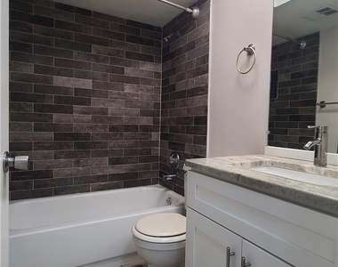 930 Sw 47th Terrace - Photo Thumbnail 7
