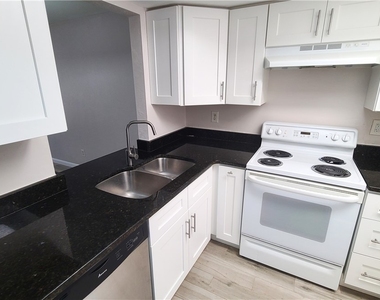 930 Sw 47th Terrace - Photo Thumbnail 4