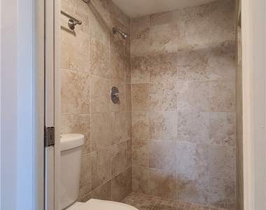 930 Sw 47th Terrace - Photo Thumbnail 9