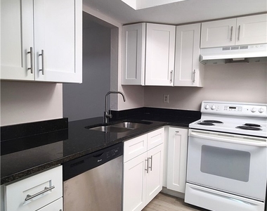 930 Sw 47th Terrace - Photo Thumbnail 1
