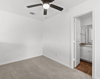 16367 Jasmine Marie Place - Photo Thumbnail 12