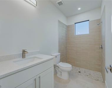 4818 30th Street Sw - Photo Thumbnail 10
