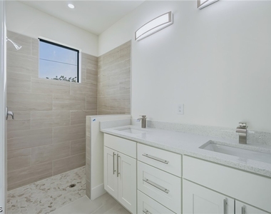 4818 30th Street Sw - Photo Thumbnail 12