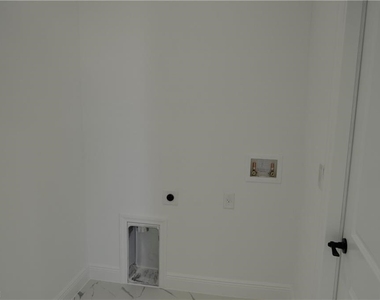 2611 Carol Place - Photo Thumbnail 13