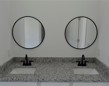 2611 Carol Place - Photo Thumbnail 8