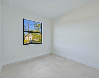 130 Jenna Avenue S - Photo Thumbnail 9
