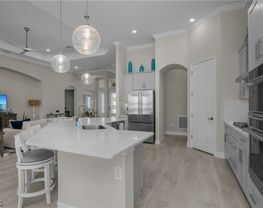 14870 Blue Bay Circle - Photo Thumbnail 16