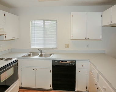 8061 Country Road - Photo Thumbnail 9