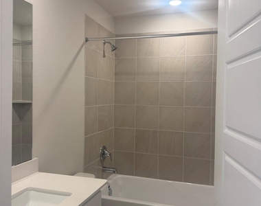 29119 Samuel Garden Court - Photo Thumbnail 8