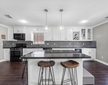 12123 Ravens Nest Lane - Photo Thumbnail 10