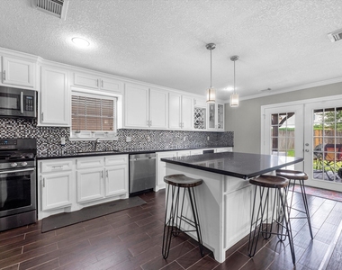 12123 Ravens Nest Lane - Photo Thumbnail 11