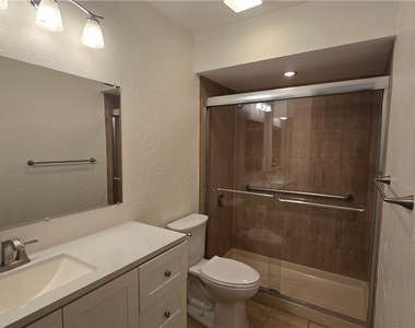 4624 Se 6th Avenue - Photo Thumbnail 5