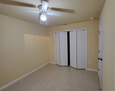 4525 Sw 8th Place - Photo Thumbnail 7