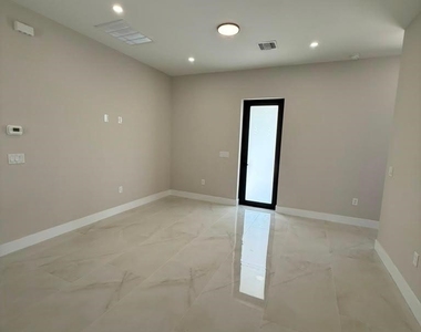 932 Dempsey Street - Photo Thumbnail 4