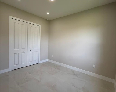 932 Dempsey Street - Photo Thumbnail 7