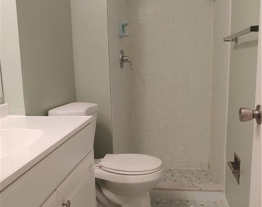 4705 Se 4th Place - Photo Thumbnail 3