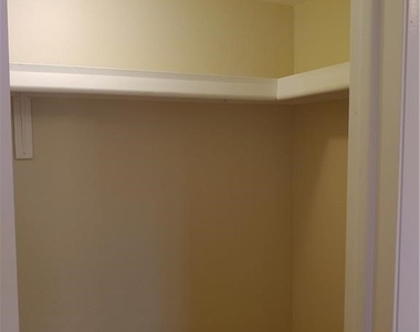 4705 Se 4th Place - Photo Thumbnail 4