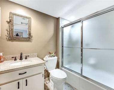 26235 Hickory Boulevard - Photo Thumbnail 20