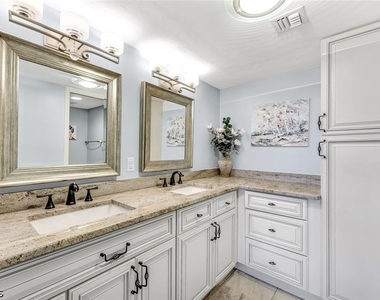 26235 Hickory Boulevard - Photo Thumbnail 16