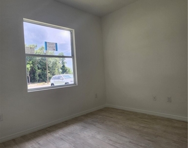 4116 5th Street Sw - Photo Thumbnail 3