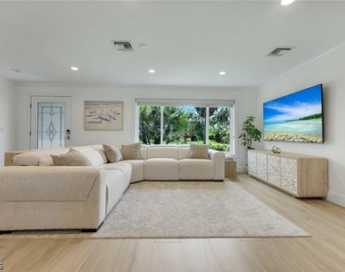 27098 Harbor Drive - Photo Thumbnail 4