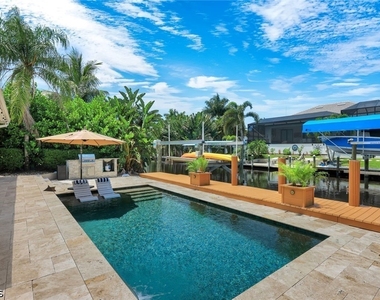 27098 Harbor Drive - Photo Thumbnail 3