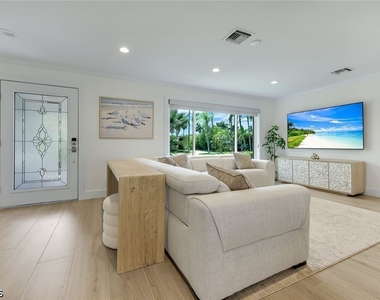 27098 Harbor Drive - Photo Thumbnail 5