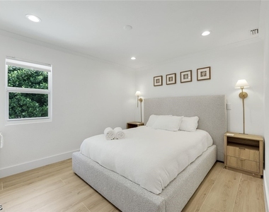 27098 Harbor Drive - Photo Thumbnail 23