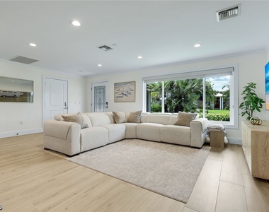 27098 Harbor Drive - Photo Thumbnail 6