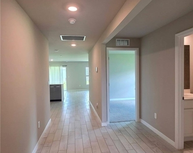 2717 Nw 6th Terrace - Photo Thumbnail 6