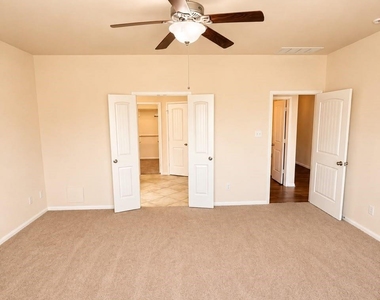 7827 Mesquite Manor Ln - Photo Thumbnail 5