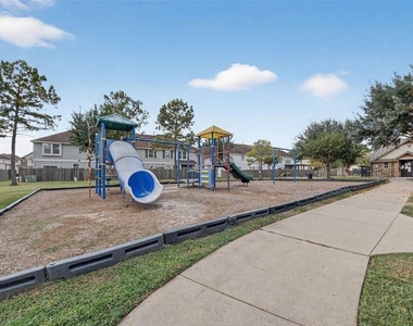 8118 Barnes Ridge Lane - Photo Thumbnail 17