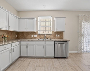 8118 Barnes Ridge Lane - Photo Thumbnail 4
