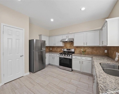 8118 Barnes Ridge Lane - Photo Thumbnail 3