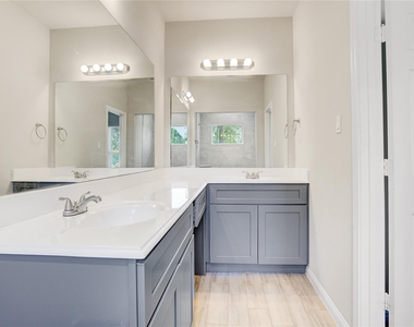 1045 Marcolin Street - Photo Thumbnail 8