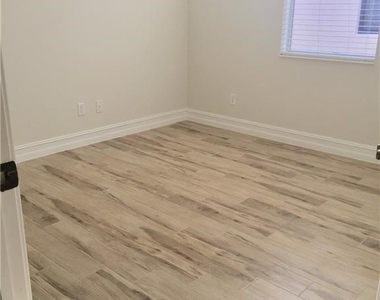6473 Caldecott Drive - Photo Thumbnail 9