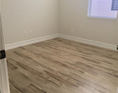 6473 Caldecott Drive - Photo Thumbnail 13