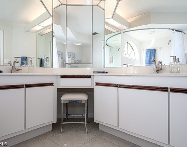 589 Beachwalk Circle - Photo Thumbnail 13