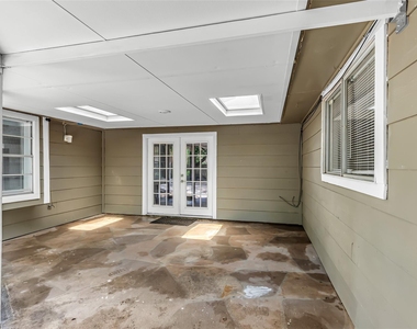 211 W North Hill Drive - Photo Thumbnail 33