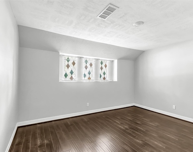 211 W North Hill Drive - Photo Thumbnail 20
