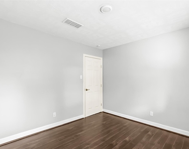 211 W North Hill Drive - Photo Thumbnail 26