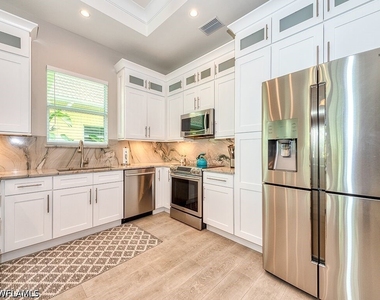712 108th Avenue N - Photo Thumbnail 11