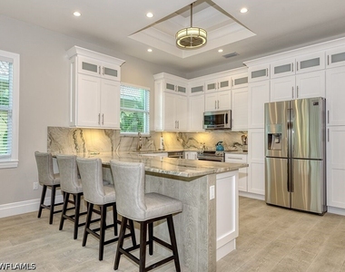 712 108th Avenue N - Photo Thumbnail 10