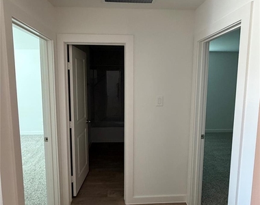 6332 Amberose Peak Lane - Photo Thumbnail 2