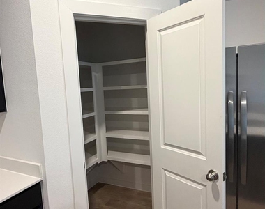 6332 Amberose Peak Lane - Photo Thumbnail 10