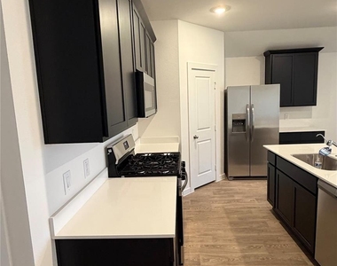 6332 Amberose Peak Lane - Photo Thumbnail 9