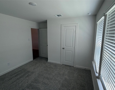6332 Amberose Peak Lane - Photo Thumbnail 3