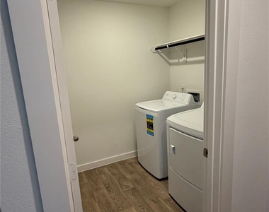 6332 Amberose Peak Lane - Photo Thumbnail 7