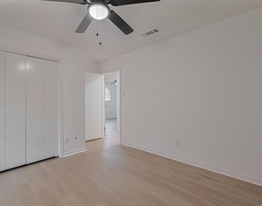 6219 Canada Drive - Photo Thumbnail 32